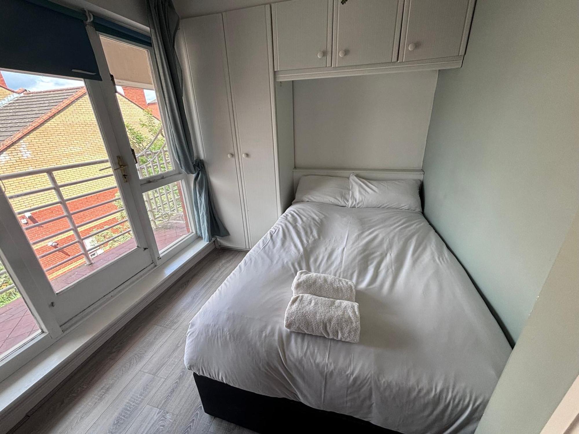 Central, Comfortable And Spacious 4 Bed Duplex