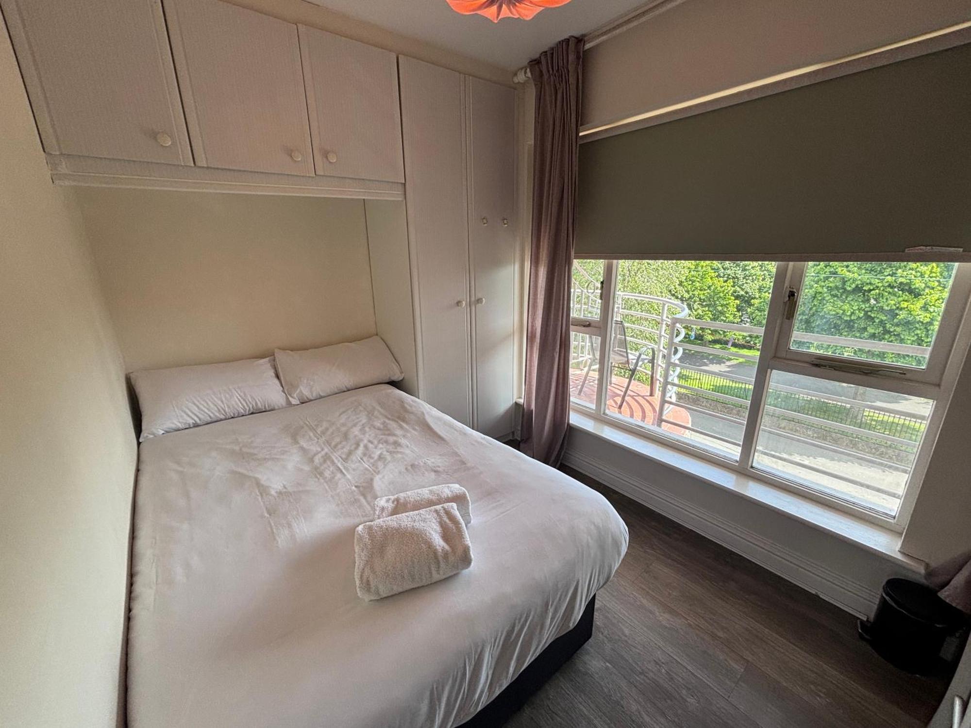 Central, Comfortable And Spacious 4 Bed Duplex Apartment Dublin